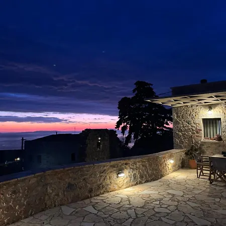 بيت للعطل Anemolithos Mani's House *