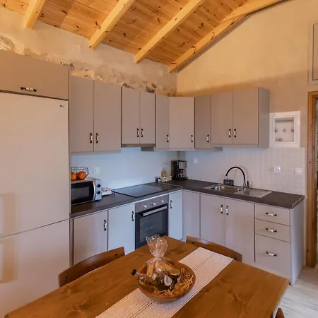 بيت للعطل Anemolithos Mani's House *